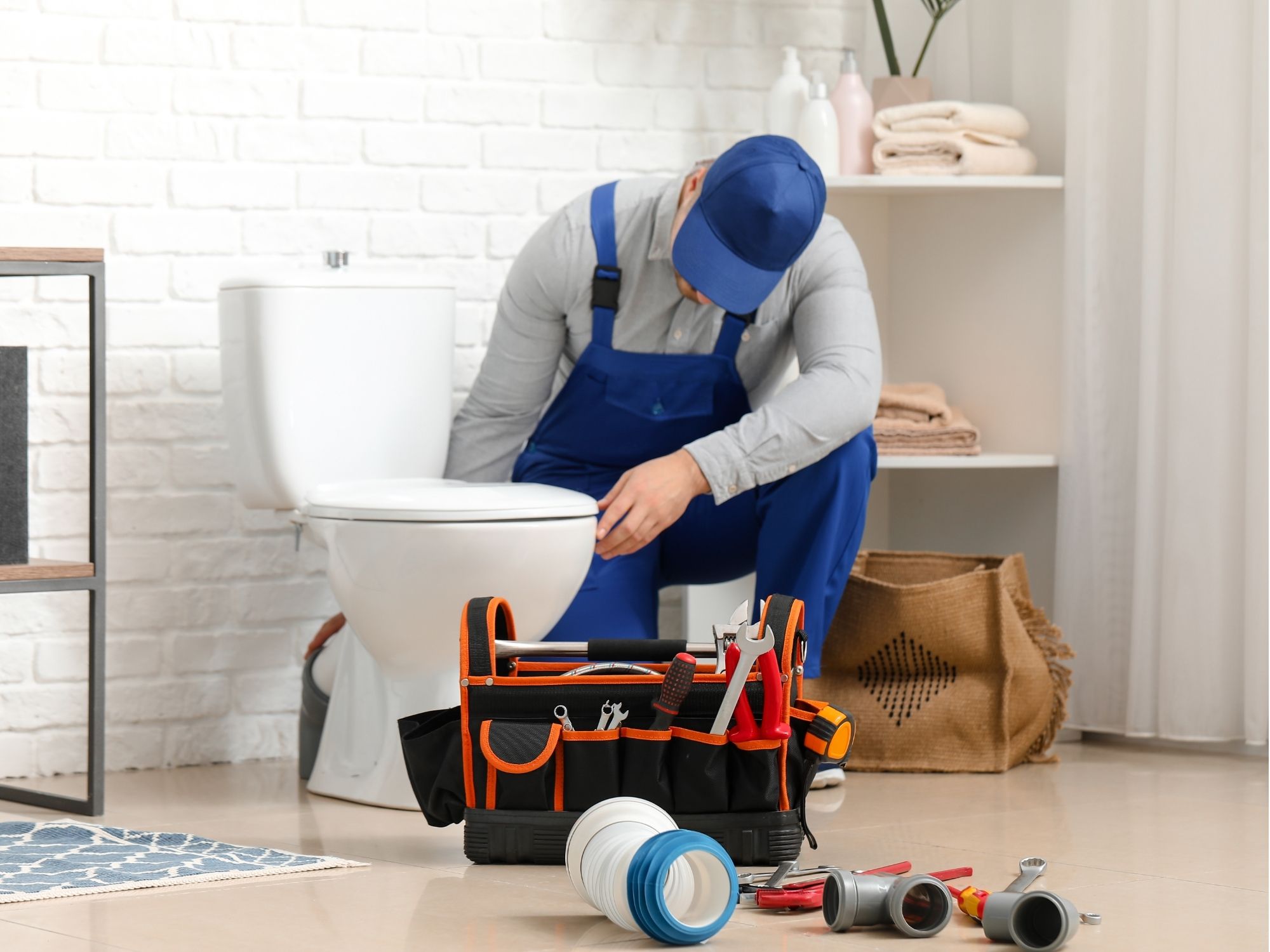 Emergency plumber quote help for leaks, clogs, and urgent plumbing problems